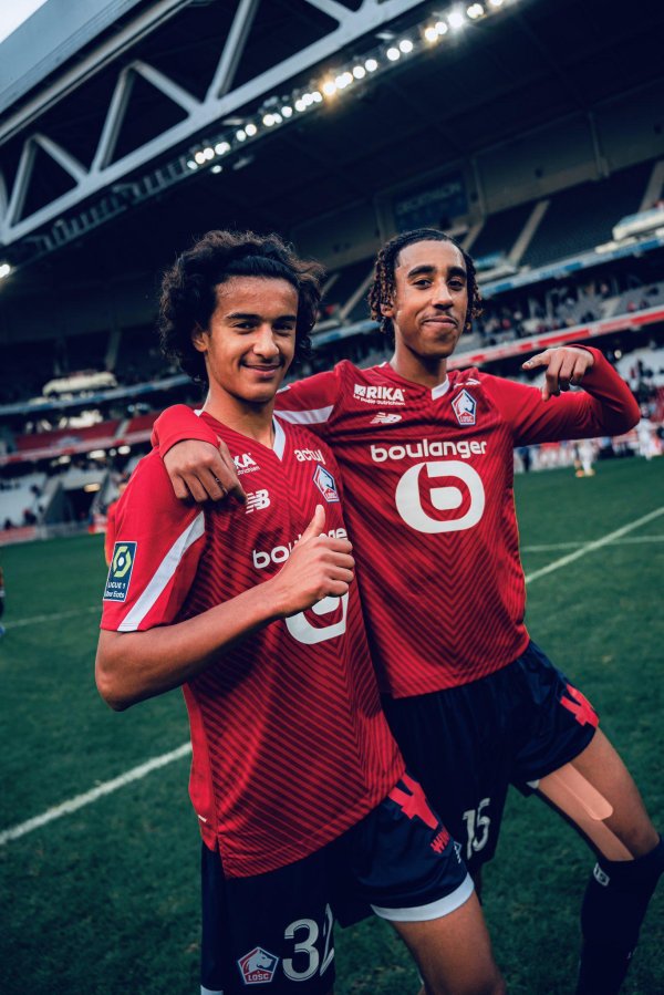 速牛配资 曝曼联欲签18岁法甲沃顿，为约罗前队友！300万买瑞典小妖被否决